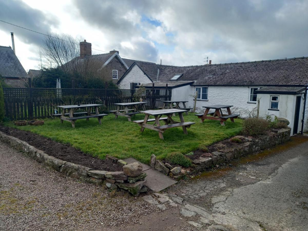 The Crown Inn Wentnor Exterior foto